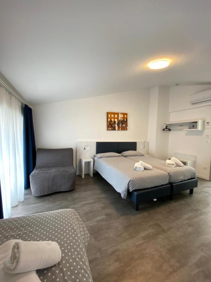 Hotel Aurora & Appartamenti Torbole Sul Garda Luaran gambar