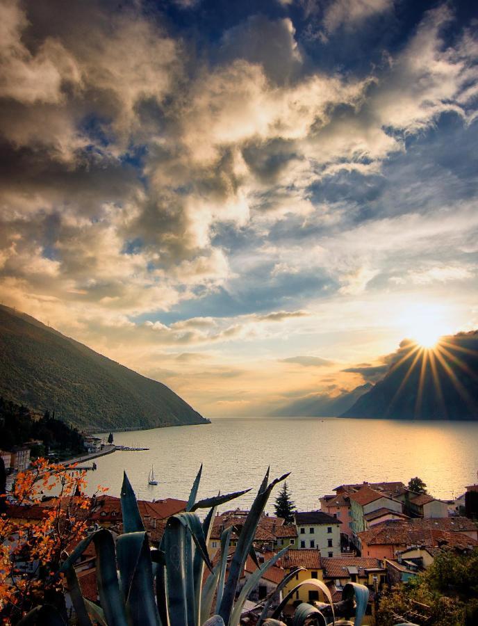 Hotel Aurora & Appartamenti Torbole Sul Garda Luaran gambar