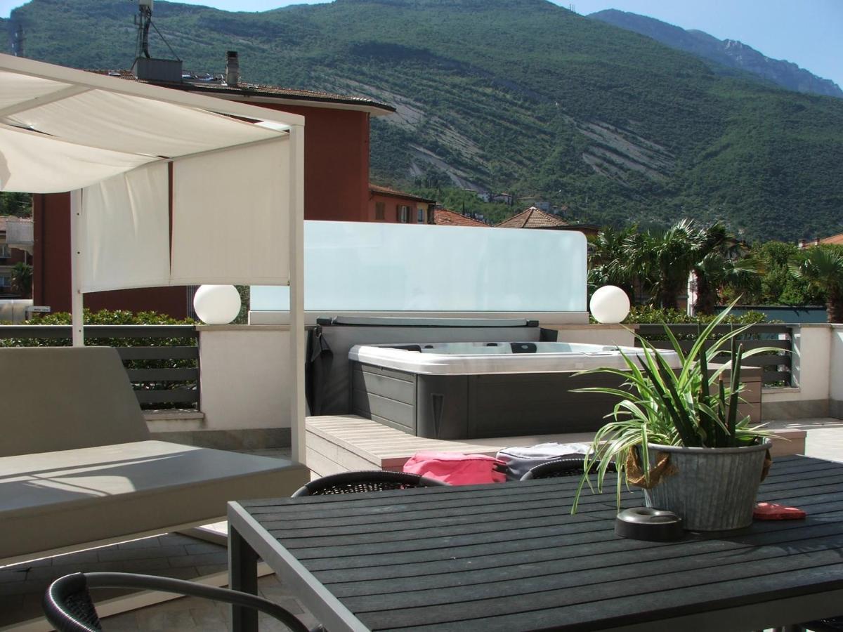 Hotel Aurora & Appartamenti Torbole Sul Garda Luaran gambar