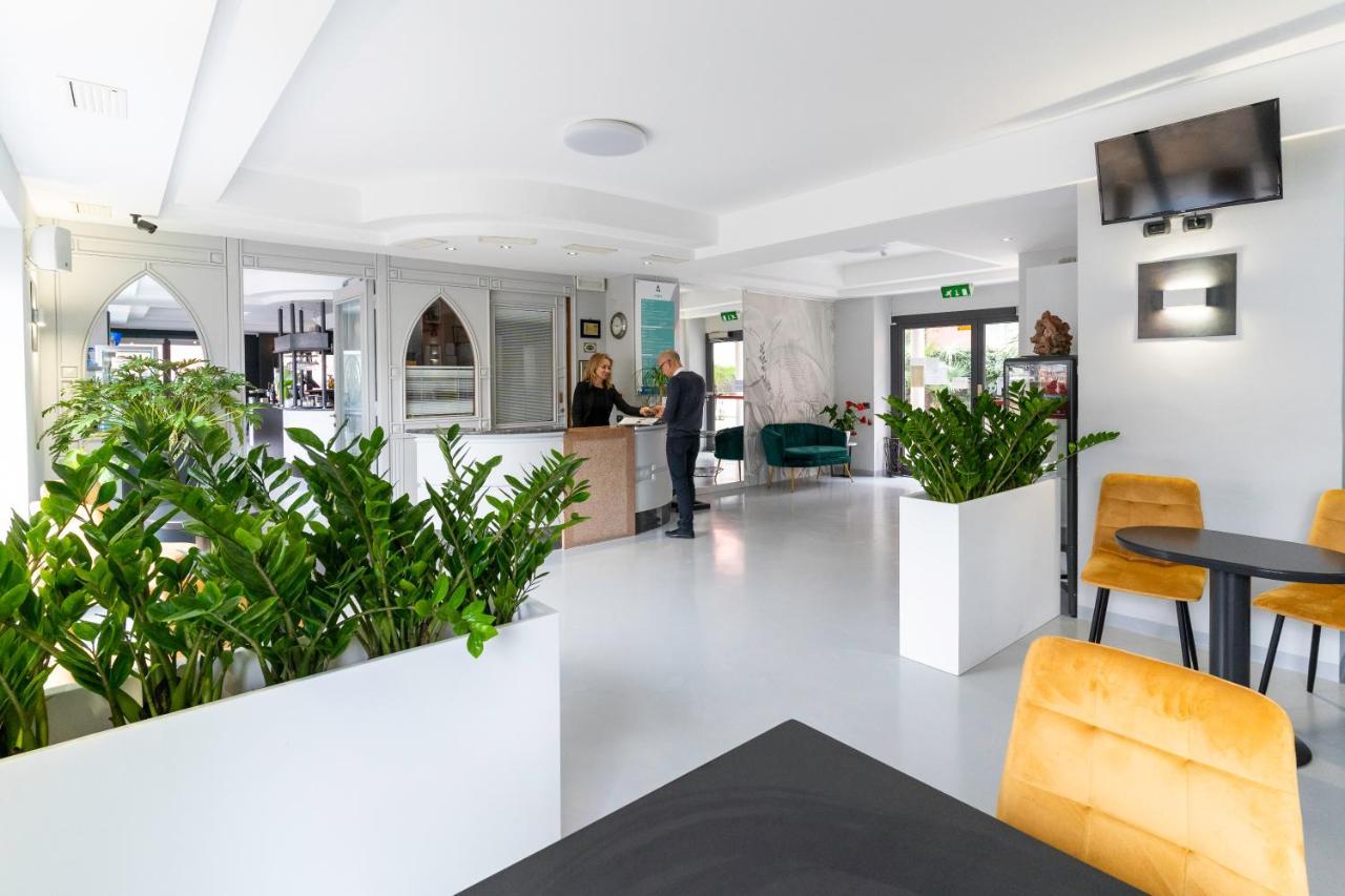 Hotel Aurora & Appartamenti Torbole Sul Garda Luaran gambar