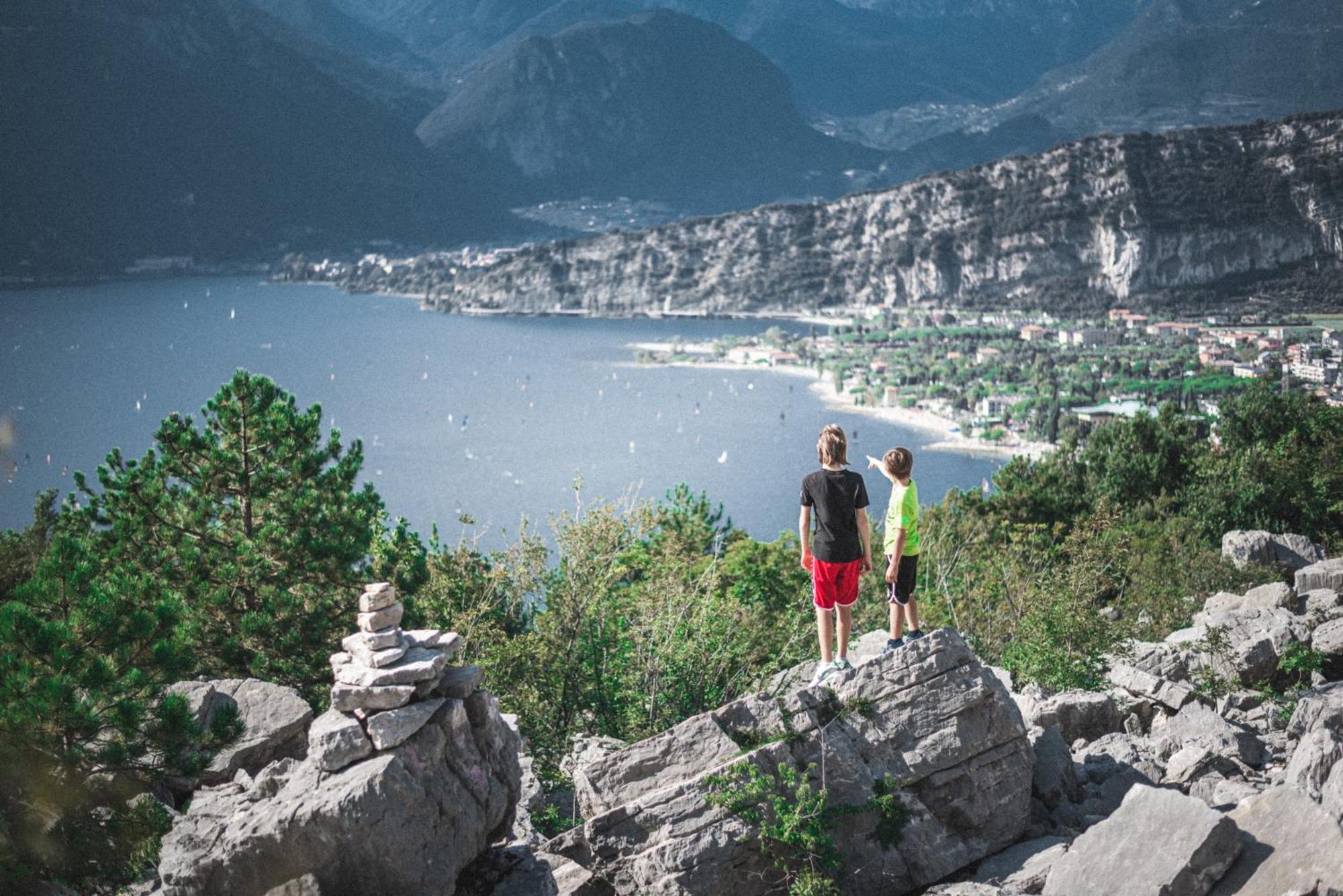 Hotel Aurora & Appartamenti Torbole Sul Garda Luaran gambar